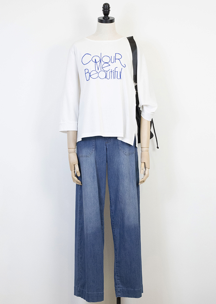 ARIES  簡約率性細緻立體字母植絨圖案上衣