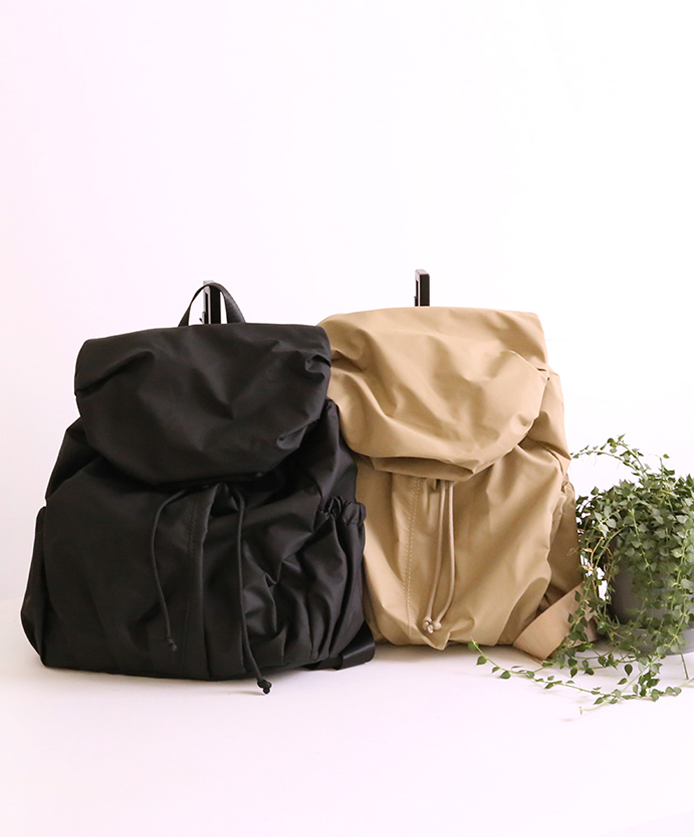 YINHWA 輕巧簡約休閒後背包 