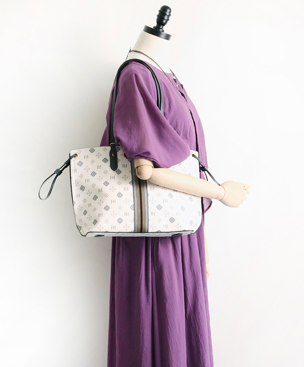 YINHWA品牌字母印花托特包