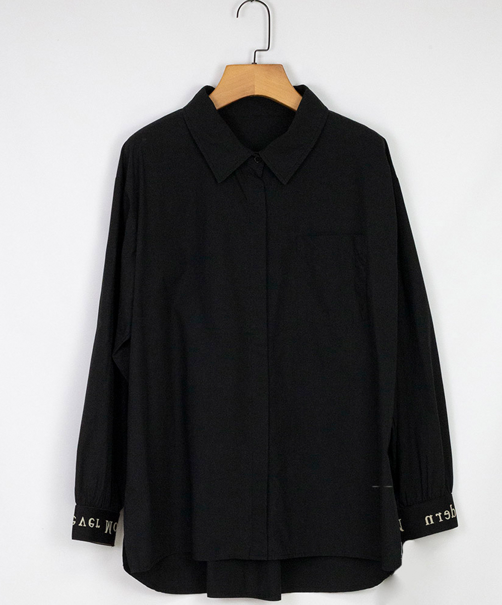 KARO  率性簡約字母印花彈性帶剪接襯衫