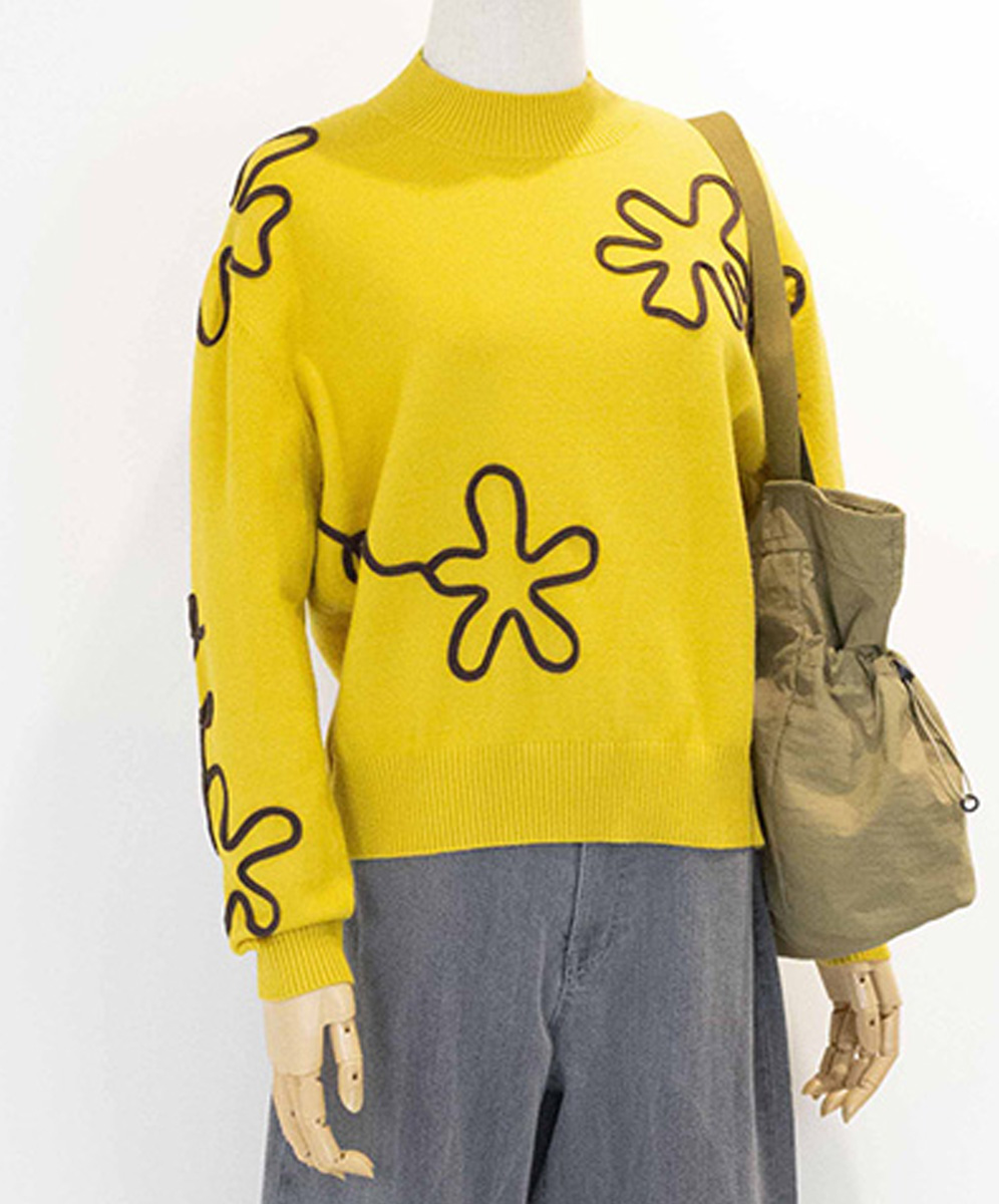 KARO  甜美俏麗立體花造型圖案針織衫